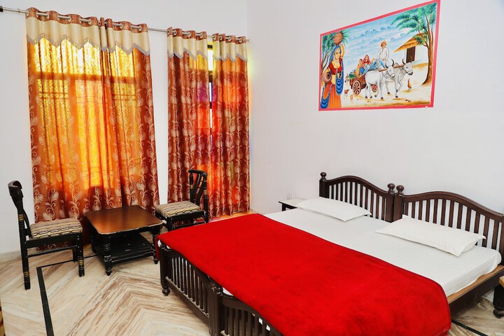 Room 8 of 40