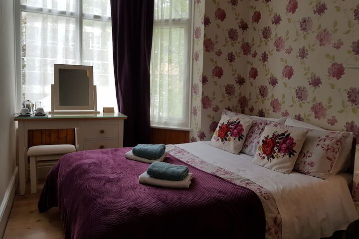 Room 5 of 44