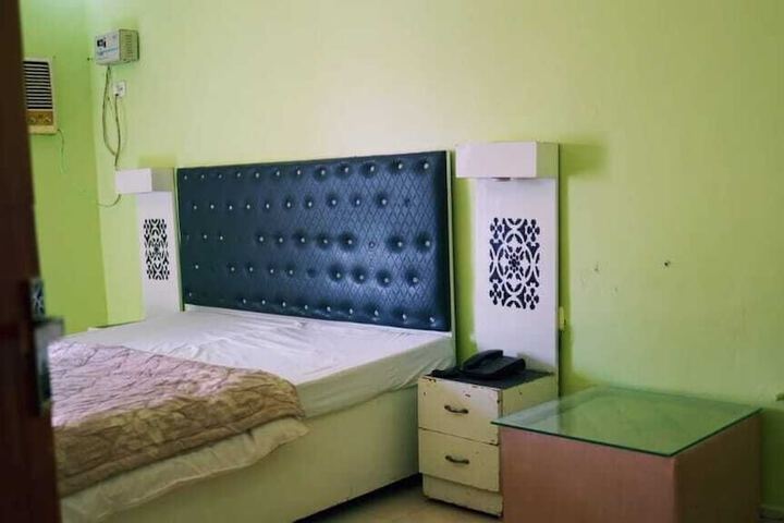 Room 12 of 43