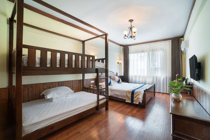 Room 27 of 43