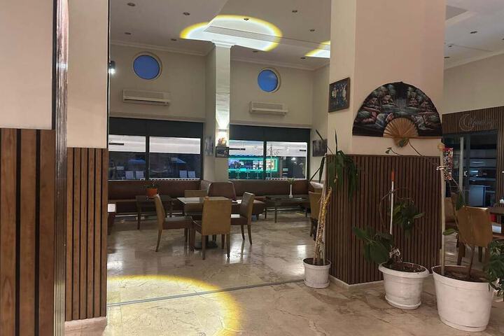 Entrance & Lobby
