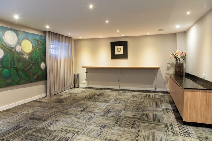 Ballroom/Hall 81 of 92