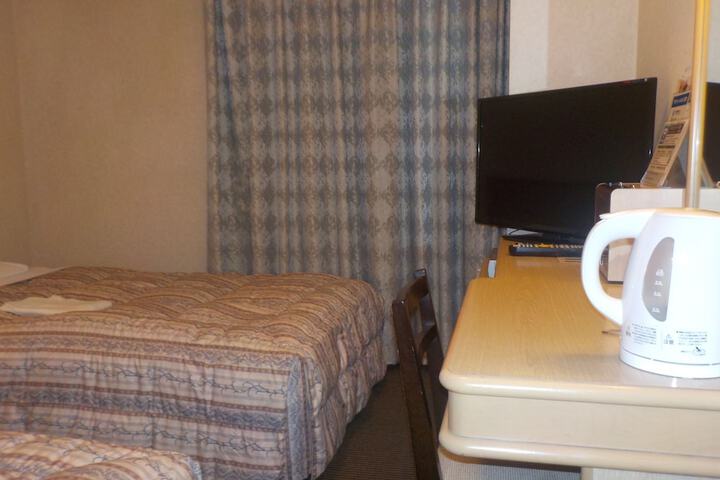 Room 5 of 38