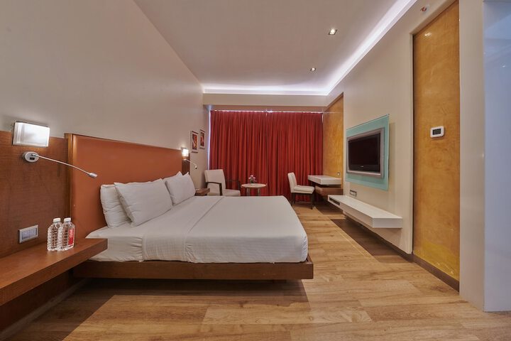 Room 10 of 33
