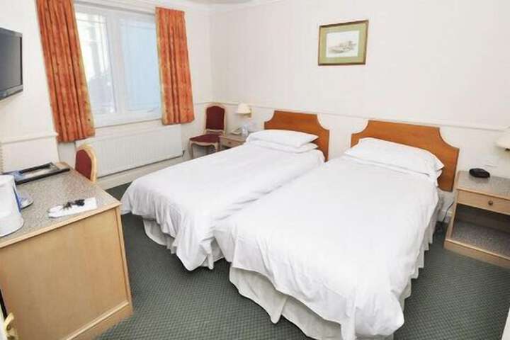 Room 10 of 23