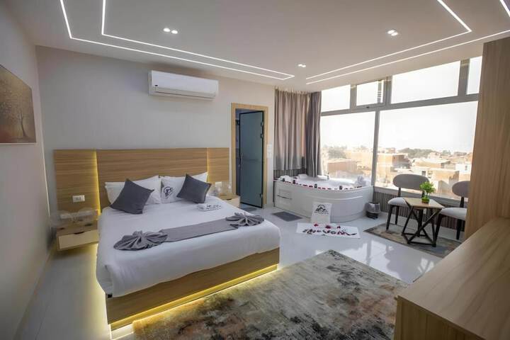 Room 13 of 83