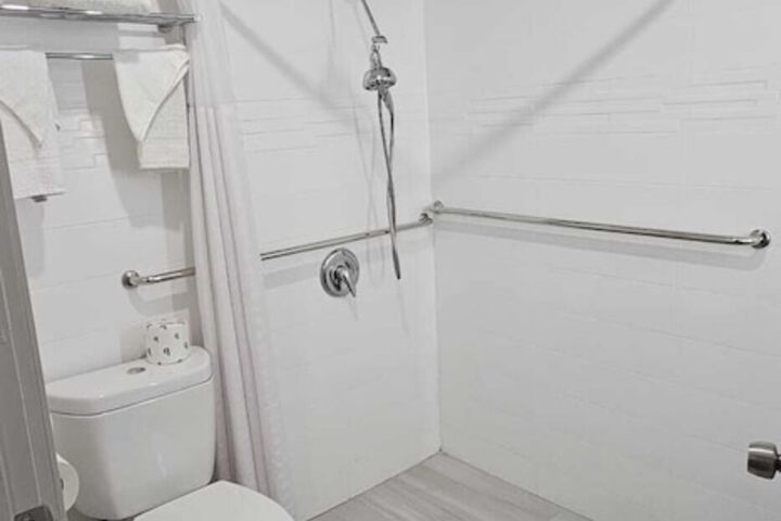 2 Double Bed Mobility Accessible (11 of 18)