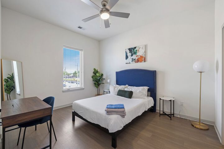 Room 21 of 136