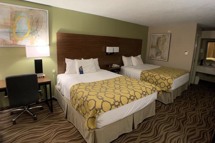 1 Queen Bed Mobility Accessible (9 of 13)