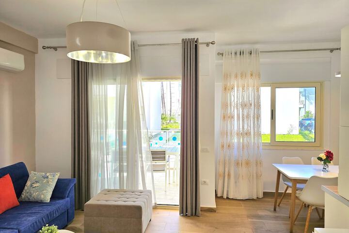 Room 8 of 28