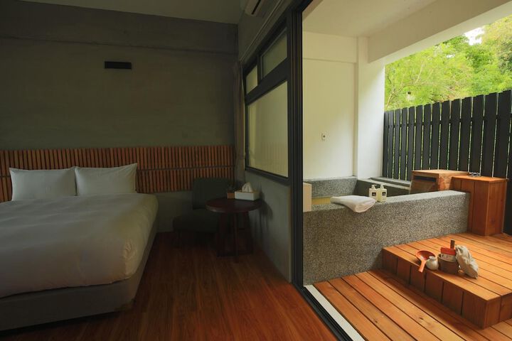 Room 10 of 39