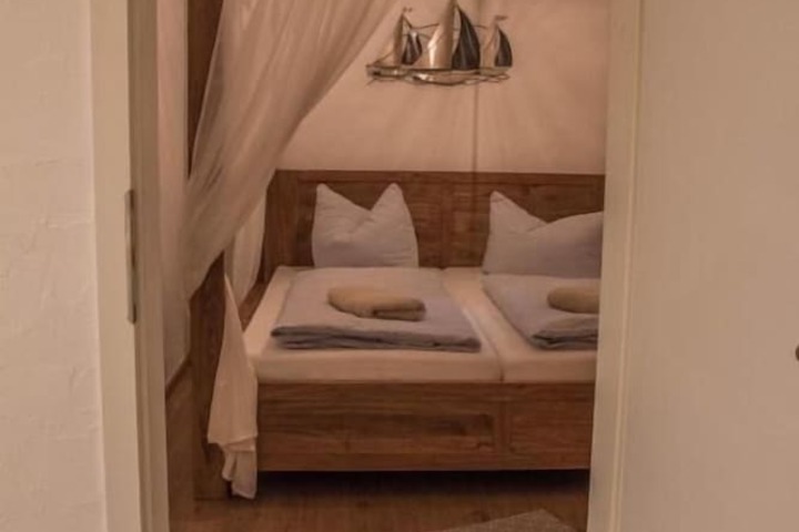 Room 12 of 49