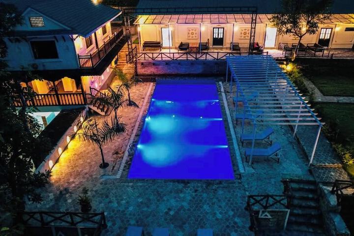 Pool 5 of 7