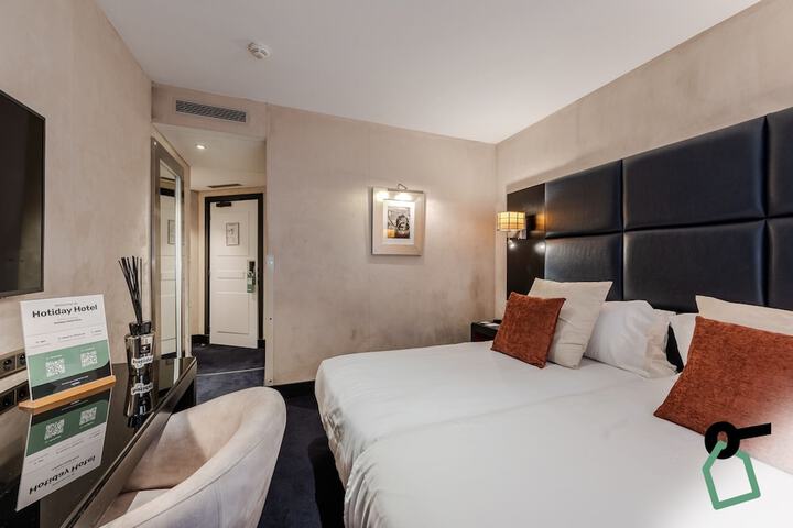 Room 13 of 71