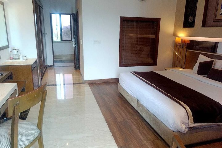 Room 15 of 54