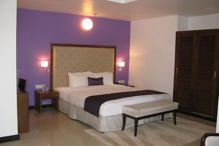 Room 8 of 49
