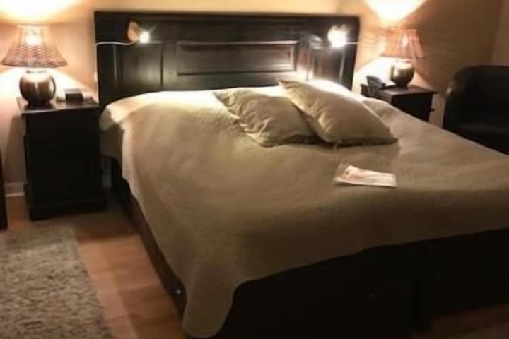 Room 10 of 48