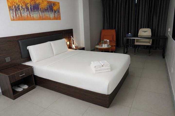 Room 15 of 20