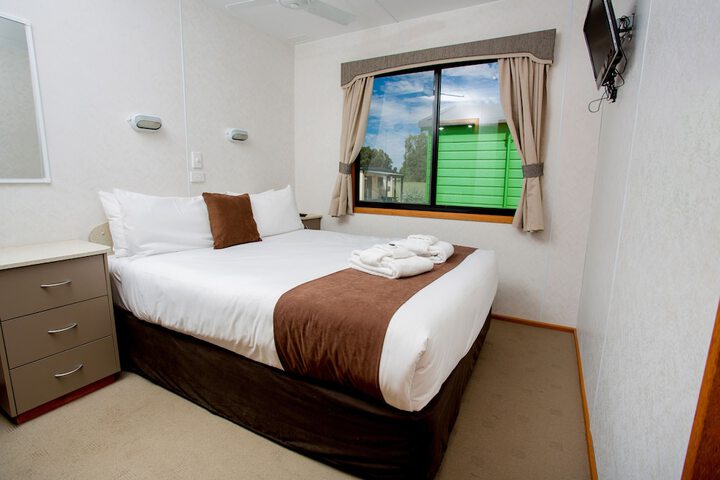 Room 9 of 39