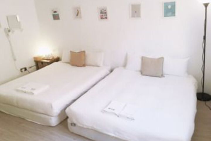 Room 5 of 15