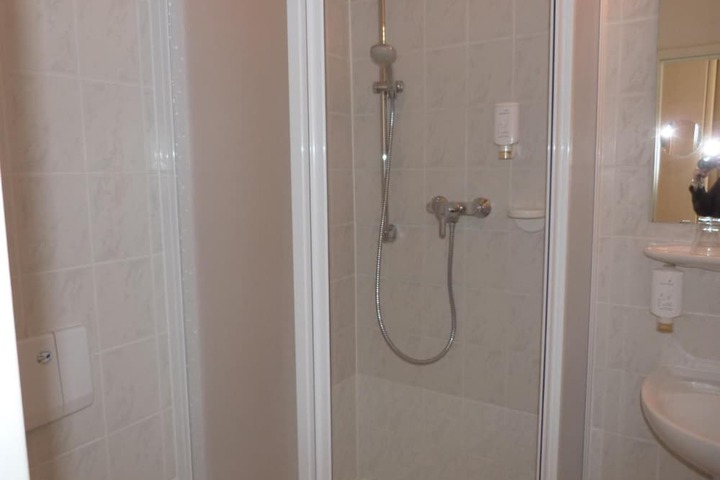 Room 18 of 60