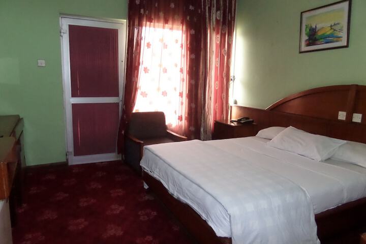 Room 8 of 47