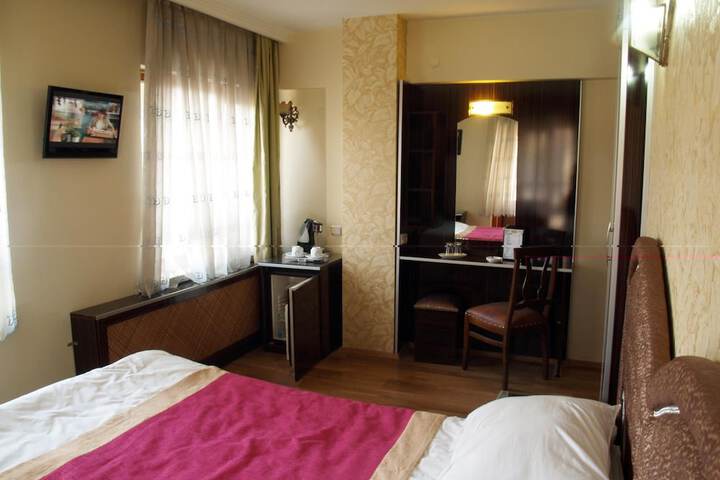Room 12 of 31
