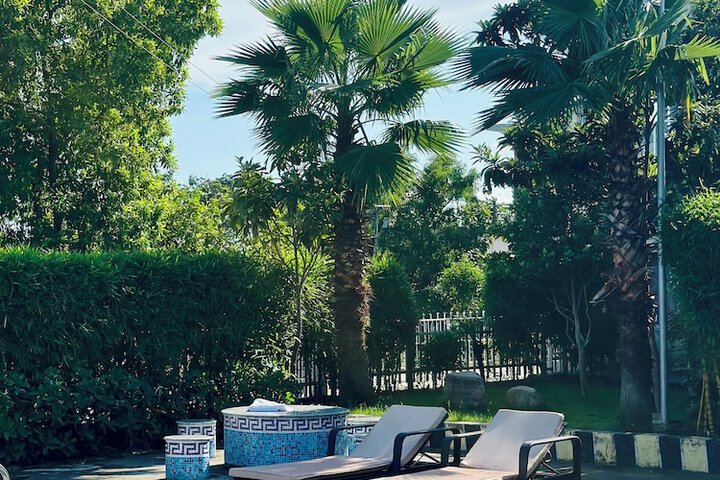 Pool 64 of 113