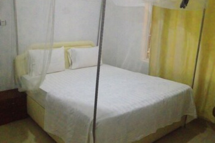 Room 16 of 25