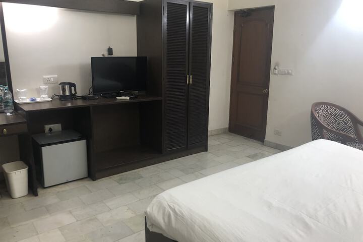 Room 13 of 61