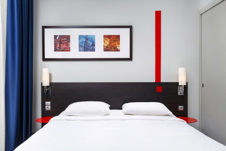 Room 35 of 140