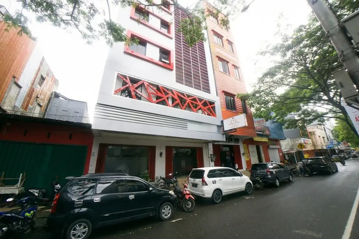 RedDoorz near Ambon Plaza