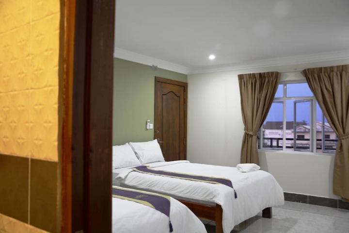 Room 4 of 44