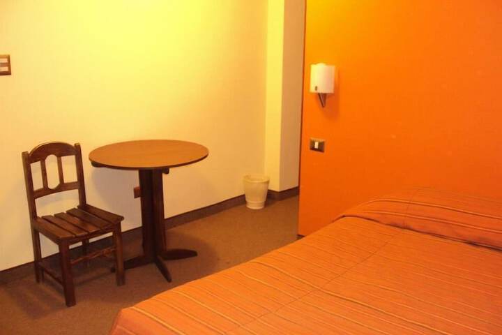 Room 15 of 48
