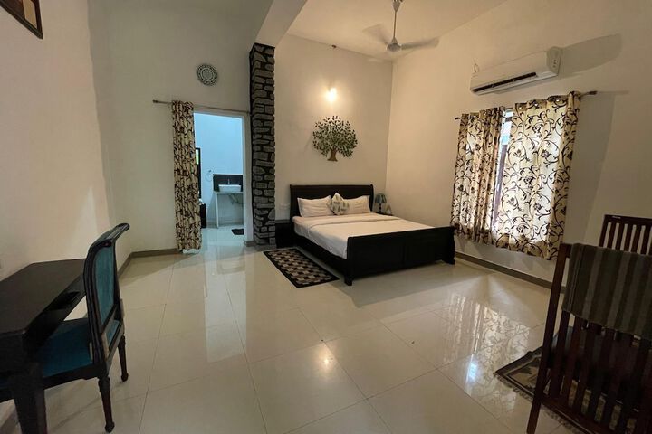 Room 7 of 25