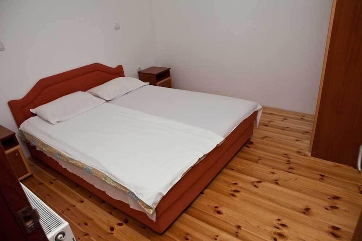 Room 5 of 53