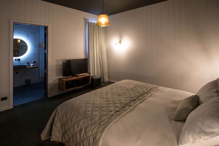 Room 8 of 35