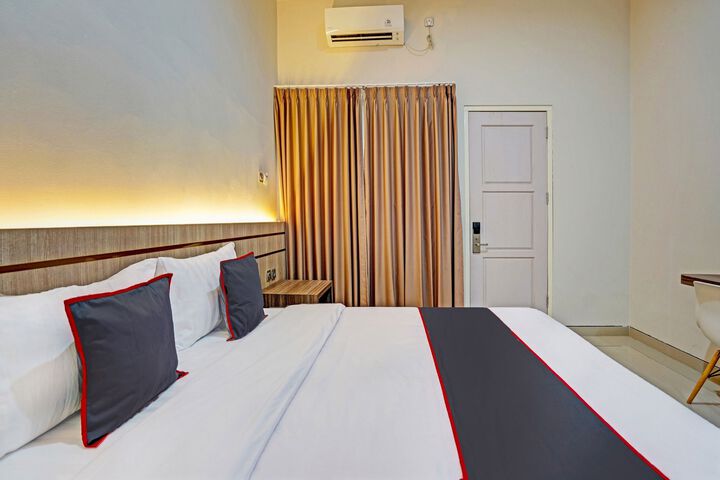 Room 27 of 38