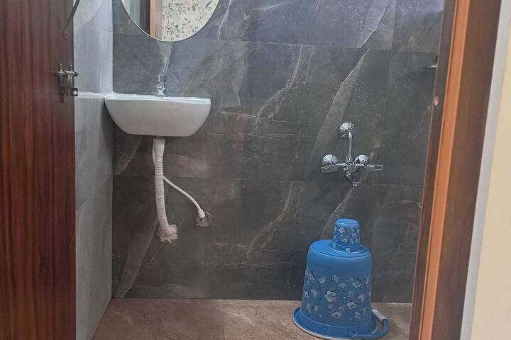 Room 14 of 15
