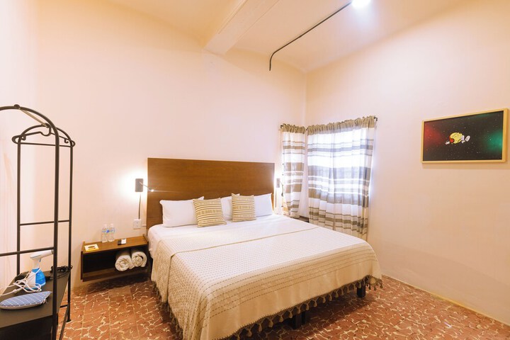 Room 12 of 42