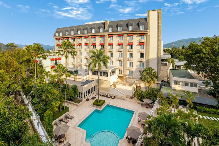 Hotel with Pool