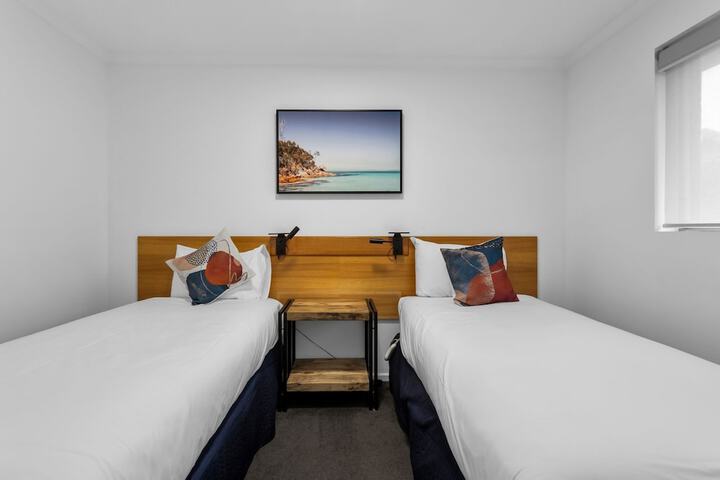 Room 6 of 72