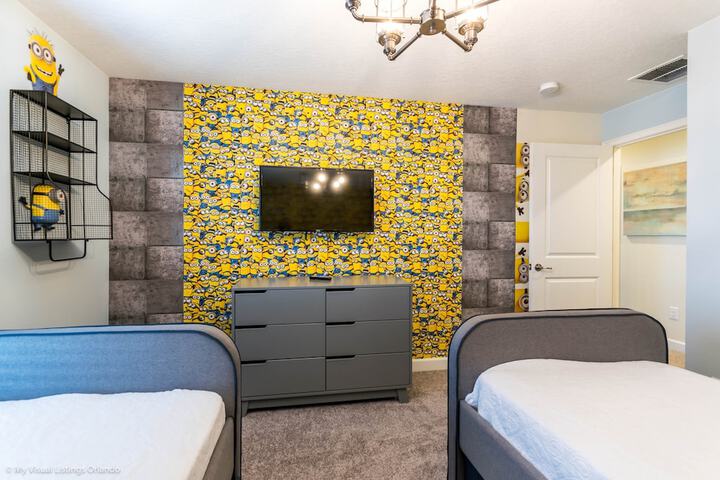Room 12 of 34