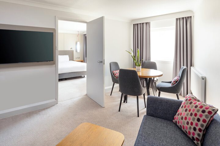 Room 28 of 120