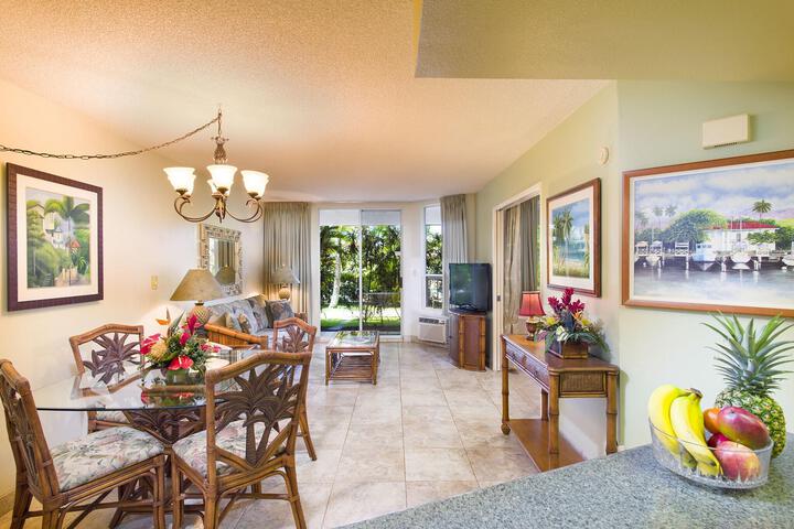 Image of Maui Banyan