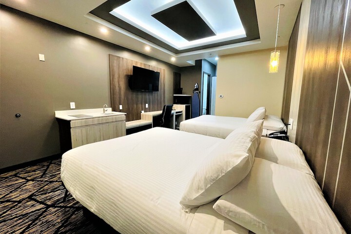 Room 10 of 18