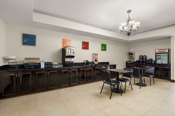 Breakfast area
