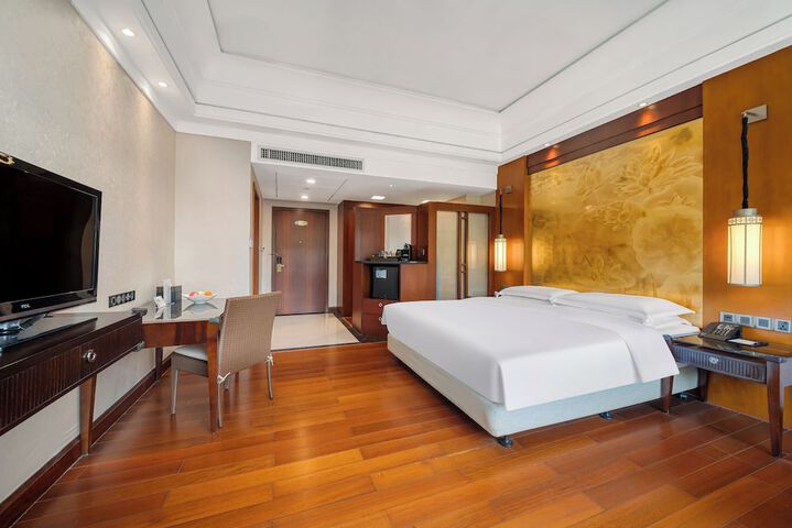 Room 12 of 95