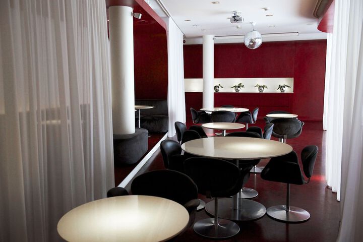 Dining 41 of 54