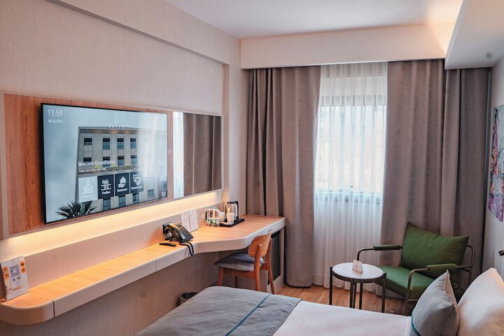 Room 41 of 76